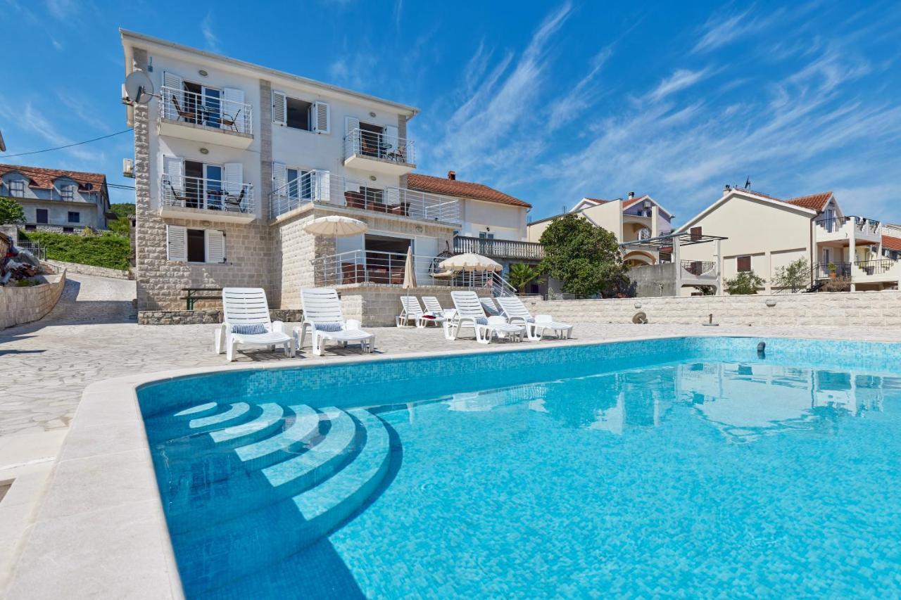 Apartments Tamaris 티바트 외부 사진